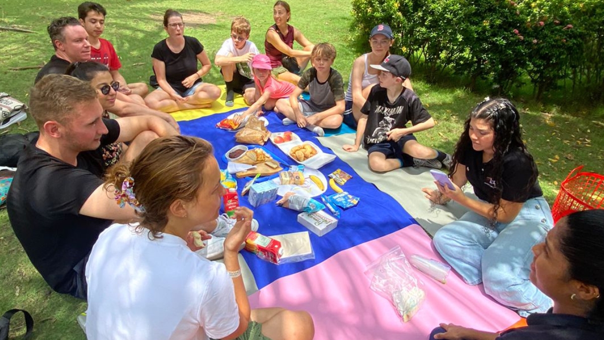 Spanish lesson outside in Cartagena, Colombia by ECOS Spanish lesson outside in Cartagena, Colombia by ECOS